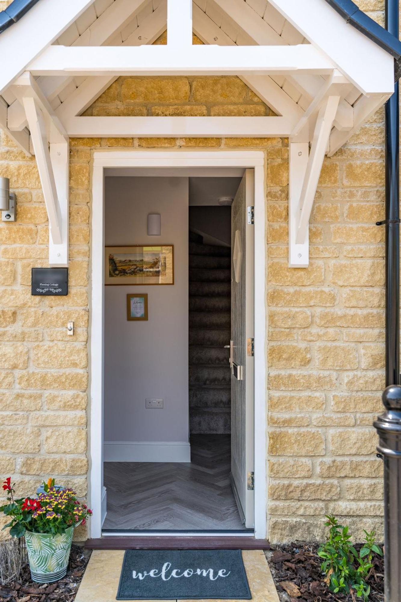 Fleming Cottage - Contemporary Cotswold Home Upper Rissington 外观 照片
